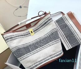 Designer Wallet Striped Crossbody Shoulder Bags Canvas Handbag Purse Fashion Letter Leather Totes Bags Turn Lock Closure