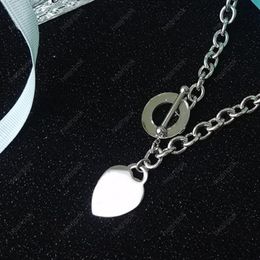 2022 Womens Mens Heart Necklaces Designer Jewelry Love Necklace Steel Silver Chain Pendant T Necklace For Women Wedding Top Qualit257N