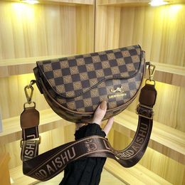 Underarm Bag Women 2023 New Fashion Print One Shoulder Crossbody Bag Versatile Personality Saddle Bag 2 Colours