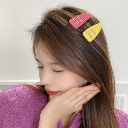 Hair Clips Barrettes New Candy Colour Hair Clip Classic Design Duckbill Hair Clip Designer Women Love Hair Jewellery Cute Gifts Romantic Gifts Pink Hair Barrettes 2024