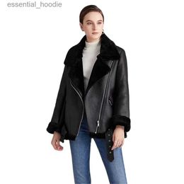 Women's Fur Faux Fur Fur Long Sleeved Loose Belt Warm Women's Jacket Lamb Wool Winter Thickened Locomotive Lapel Female Coat Beige Black Chic PU Tops L230920