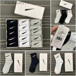 Men's Socks Fashion Solid Sports Men's Socks Classic Hook Black and White Grey Basketball Sweat Absorbing Breathable Short Boat Sock Luxury Sportsocks L230919