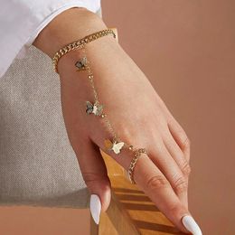 Bangle Ins Butterfly Pendant Link Chain Ring Connected Bracelets Gold Colour Metal Finger Hand Harness Fashion Jewellery 230920