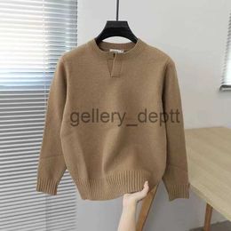 Men's Sweaters 2023 Casual Knitted Pullovers Sweater Men Fashion Vintage V Neck Solid Colour Long Sleeve T Shirt Streetwear Luxury Clothing J230920