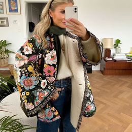 Women's Jackets Autumn and Winter 2023 Fashion Super Beautiful Printed Warm Lamb Quilted Jacket Vintage Long Sleeve Unique Coat 230919