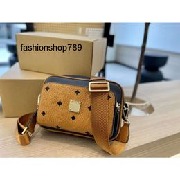 Evening Bags Men and Women Camera Bag Designer Phone Bags Fashion Shoulder Handbag Luxurys Purse High Quality Packs with Mletters Durable Handbags I0T1