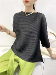 Women's T Shirts Miyake Summer 2023 Women Rregular T-shirts Fold Pleated Tops Inclined Comfortable Solid Colour Casual Elegant Aesthetic