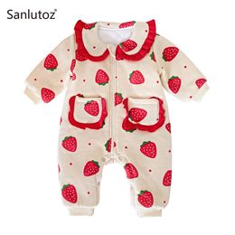 Rompers Sanlutoz Cute Stawberry Winter Warm Long Sleeve Infants Girls with Strawberry Pattern Toddler Clothes Cotton 230919