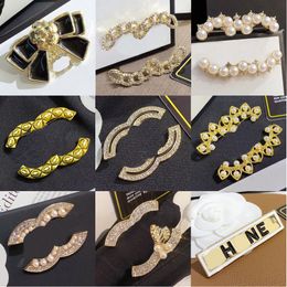 Pins Brooches Brooch for Women Desinger Jewellery Brand Letter Gold Plated Stainless Steel Clothing Crystal Pearl Pin Fashion Women Wedding Party Jewellery