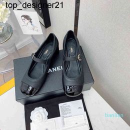 Designer New retro little fragrance Mary Jane women shoes black fashion brand white Colour matching womens buckle ballet shoes thick high heels