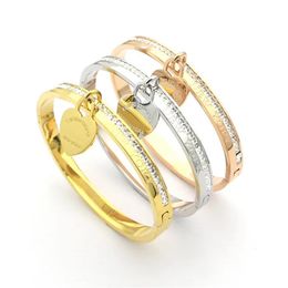 Top designer bracelets bangles cable womens diamond bangle 18k gold plated love heart bracelet single row diamonds stainless steel261R