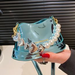 Evening Bags INS Fashion Womens Patent Leather Bright Bucket Pearl Small Handbags Ladies Blue Gold Mini Messenger Prom Clutch 230921