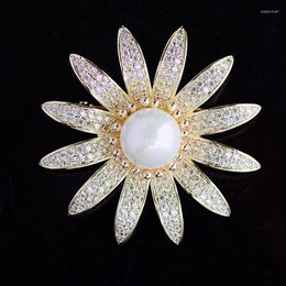 Brooches European And American Style Imitation Shell Pearl Corsage Fashion Cute Sun Flower Brooch Elegant Accessories Female