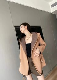 Kvinnors ull kappa designer jackor vindbrytare mode huva kappa bokstäver stil med bältes smal dam outfit jacka ulljackor