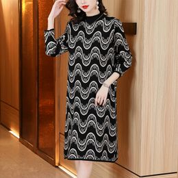 Autumn Winter O-Neck Graphic Knitted Dress Long Sleeve Office Lady Slim Warm Fine Elegant Midi Frocks 2023 Women Designer Going Out Vacation Party Sweaters Dresses