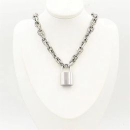 2021 Luxury designer Necklace Jewelry gold necklaces for women trendy titanium steel love lock head mens fashion thick chain No al220m