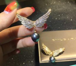 Brooches Zirconia Angle Wing Pins Elegant For Women Pearl Drop Mother Gift Jewelry Copper Material Coat Pin