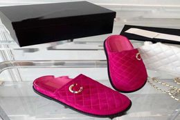 Scarpe da design del canale Chanelliness Womens Chanellies in pelle scamosciata trapunte Placcucce di scarpe piatte Flip Flops Muli Slide comodi scarpe da solf per le scarpe casual esterna