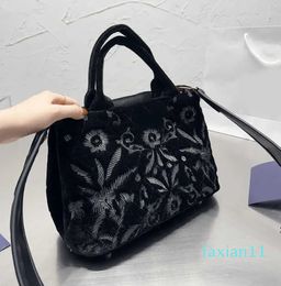 Embroidery Tote BagWomen Designer Luxury Handbags Black Tote Fashion Shoulder Shopping Crossbody Purse 221209