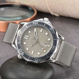 Fashion Omeg watch luxury designer mega Men's and Leisure Oujia 007 Bond Steel Band Quartz Watch