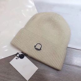 Designer Bean hat Fashion letter men's and women's casual hat Autumn and winter quality wool knitted hat Cashmere hat 8 Colours