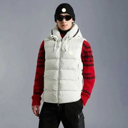 Men's Jackets Mens Monclairs Luxury Fashion Design Vest Coat Simple Sleeveless Men and Women Same Loose Thickening Thermal Monclear 67xx3jcc3JCC