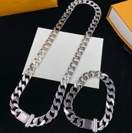 Hip Hop Punk Buckle New Designer Necklace Chain Choker for Unisex Letter Bracelets Gold Man Women Thick Charm Necklaces Jewelry Sets With Box LVS22 --044