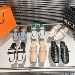 Marka terlikleri dupe aaaaa baotou nakarlık terlik kadınlar deri vintage ayakkabılar yarım yeni g sandalet metal mektup toka sandaletler düz topuk klasik somun slaytlar