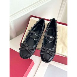 Valentine Toneontone Satin Ballerinas Ballet Flats Studs Sheepskin Ballet Silk Ribbon Bow Rivet Shallow Shoe Womens Flat Bottom Round Head Shoe