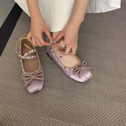 Valentine Ballet Ballerinas Cross Tone-on-tone Studs Flats Satin Buckle Ballet Shoes Women's Bow Rivet Fairy Silk Satin Flat Bottom Shallow Shoe Shoes F6xel