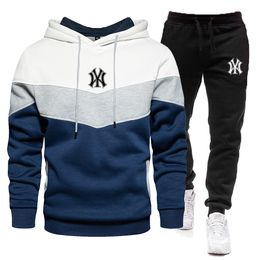 Mens Tracksuits in mens sets Autumn and winter mens hoodie set casual warm sports sweater brand pullover jogging pants 2piece set 230920