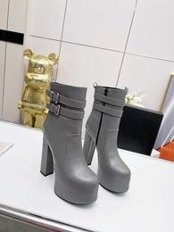 23 Luxury women's shoes, fashionable and minimalist women's short boots are made of high-quality cowhide with a sheepskin lining and thick heels