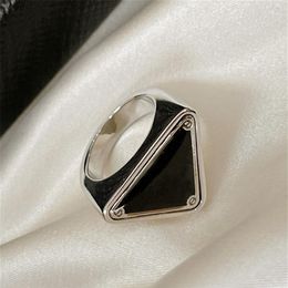 Luxury Fashion Designer Silver Ring Brand Letters Ring For Lady Women Men P Classic Triangle Rings Lovers Gift Engagement Designer312e