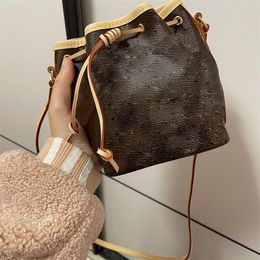 Luxurys Designer Bags Purses Handbags Womens Purse Fashion Shoulder Bag Elegant Famous Luxury Crossbody Messenger