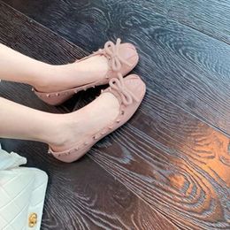 Valentine Satin Ballet Flats Tone-on-tone Ballerinas Studs Cowhide Cross Belt Bow Rivet Round Head Shallow Flat Sole Shoe Women Shoes Vgsql