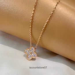 Womens Love Clover Designer Brand Luxury Pendant Necklaces with Shining Crystal Diamond 4 Leaf Gold Silver Choker Necklace Jewellery GiftO0RI