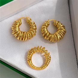 European And American Spring Gold Earrings Stud Niche Design High-End Light Luxury Fashion Tide Brand Retro Wild Jewellery Gift258S