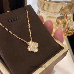 Womens Love Clover Designer Brand Luxury Pendant Necklaces with Shining Crystal Diamond 4 Leaf Gold Silver Choker Necklace Jewellery GiftSU84