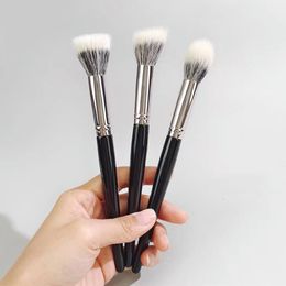 Makeup Brushes Tools Stippling Highlight Brush Blush Goat hair Multifunctional Concealer Mask Foundation Beauty Tool 230922