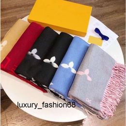 Scarves top Classic Designer Letter Print Silk Scarves Delicacy Lady Scarf Top Quality Cashmere Knitting Scarfs Autumn Winter Outdoor Travel Warm Scarf Shawl Size 1