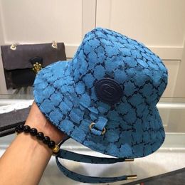 2023 Desingers Secket S Wide Brim Cappellini Solid Color Letter Sunhats Fashion Party Trend Buckethats Cento Cappello di alta qualità molto buono