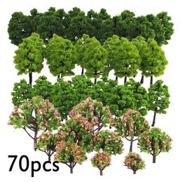 Decorative Objects Figurines 2070pcs Plastic Model Train Artificial Miniature Tree Scenery Railroad Decoration Building Landscape Accessories Toys 230922