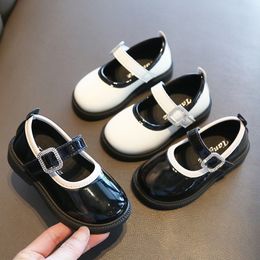 Sneakers Little White Girls Leather Shoes 2023 Four Seasons Korean Princess Soft Sole Performance Treasure 230922