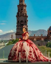 Çiçek Aplikes Kırmızı Ball Roo Quinceanera Elbiseler 2023 Omuz Prenses Tatlı 16 Elbise Vestidos De 15 Anos