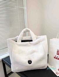 New Plush Tote Bag Designer Tote Bags Women Handbag Autumn Winter Warm Plush Shoulder Bag Large Capacity Shopping Bags Luxury Hobo