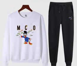 Duck print men hoodie set moscino designer sweatshirts suit with pants winter sweatshirts