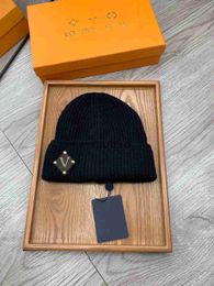 Beanie/Skull Caps Winter New Leather Label Knitted Hat Women's Designer Beanie Cap Fashion Men's Cold Hat Headband Hat x0922
