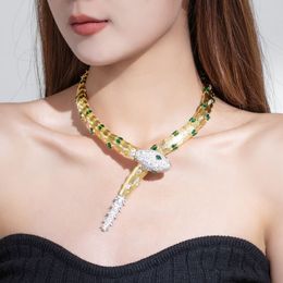 Chokers European Trend Gold Colour Green Red Snake Shape Necklace Fashion Exaggerated Women's Snake Magnetic Buckle Collar Luxury Jewellery 230921