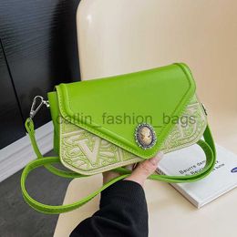 Cross Body bag designer bag 2023 New Underarm Bag Women's One Shoulder Embroidered Small Square Bag Cross body retro bags