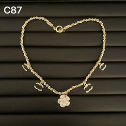 Black Luxury Designer Necklaces 925 Silver Crystal Letter Pendant Necklace Young Style Fashion Jewelry Women Love Gift 18K Gold Necklace